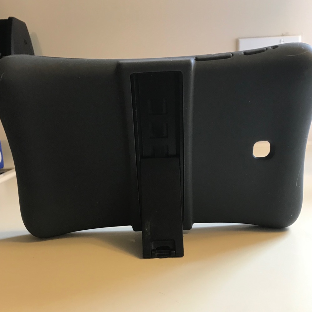 Grey Tablet Cover - Picture 4 of 5
